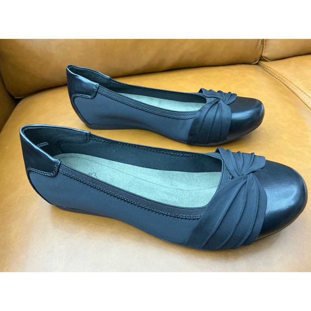 Baretraps Marcie Flats Womens 11W Black Pleated Memory Foam